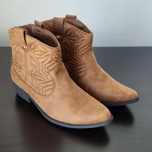 Murano Tan Ankle Boots with Embroidered Design